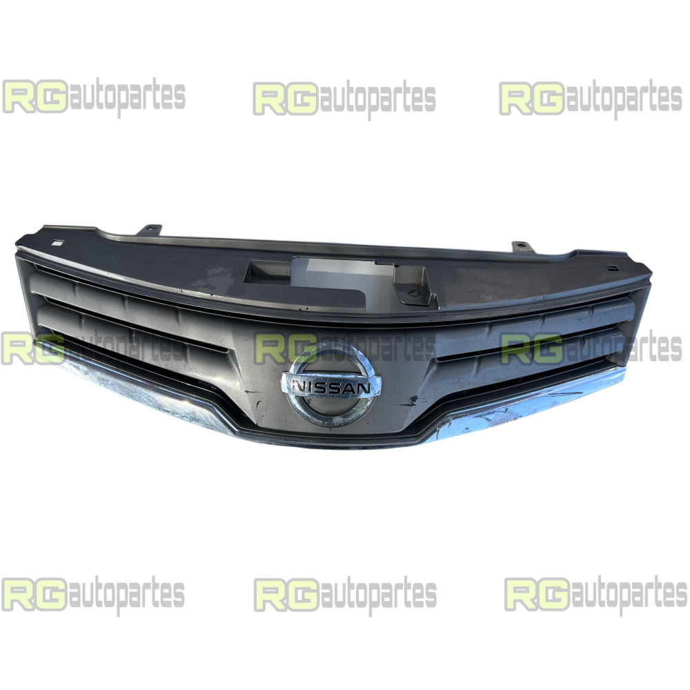 mascara frontal Nissan note 2010